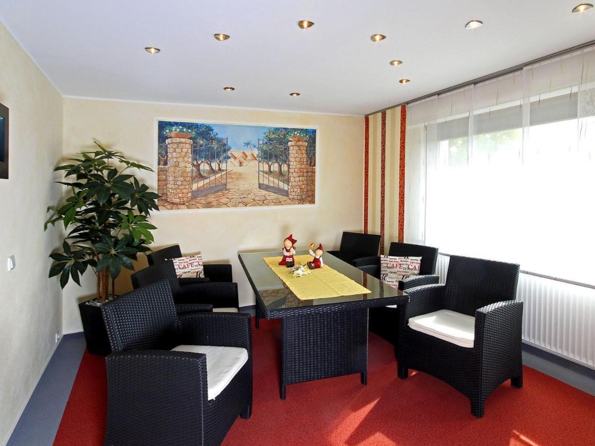 Gasthof Zum Burghof Medebach Exterior foto